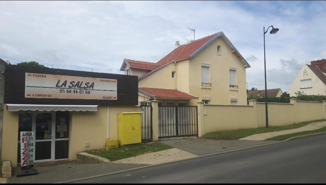 7 Minutes De L'Aeroport Cdg 5 Bed & Breakfast Thieux  Exterior foto